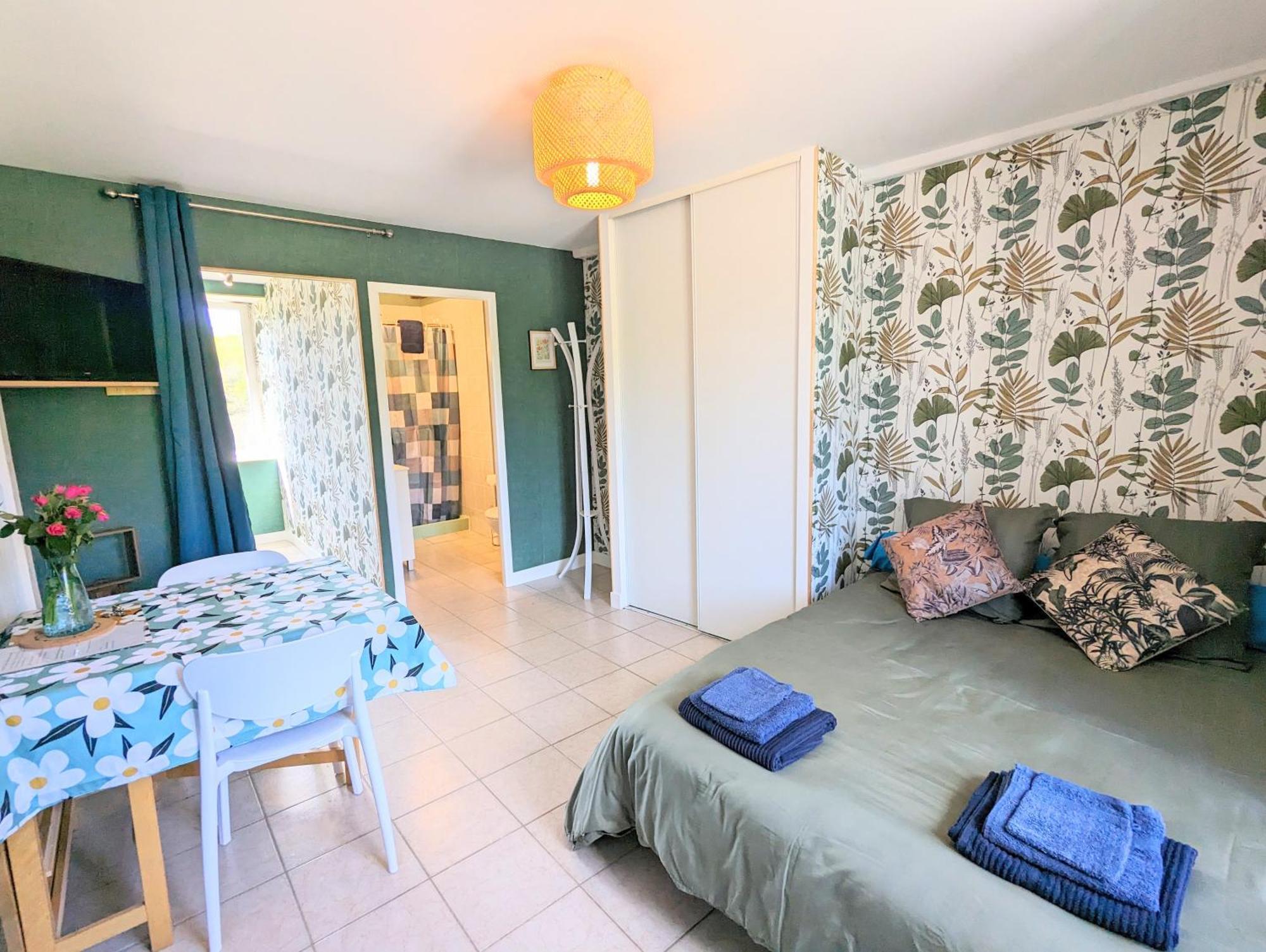 Studio Silhem Saint-Germain-les-Belles Exterior foto